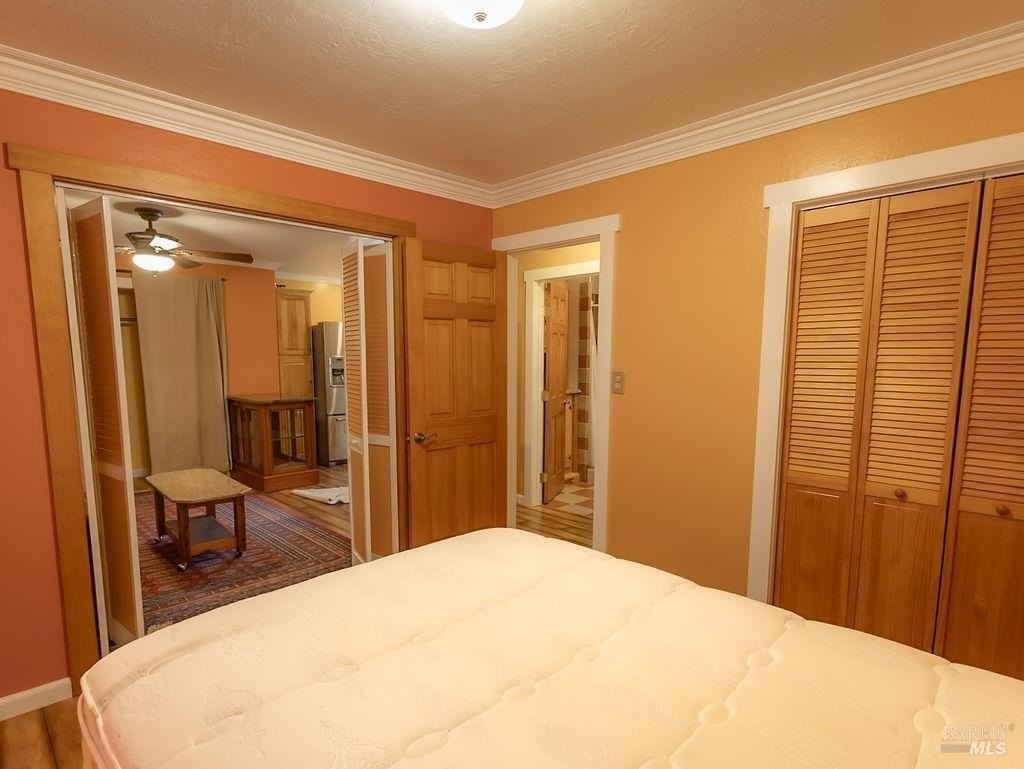 944 Clover Dr - Photo 7 of 37