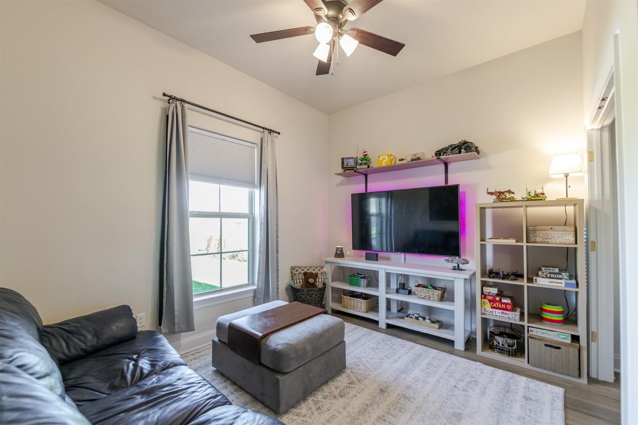 367 Spring Grove Loop - Photo 2 of 18