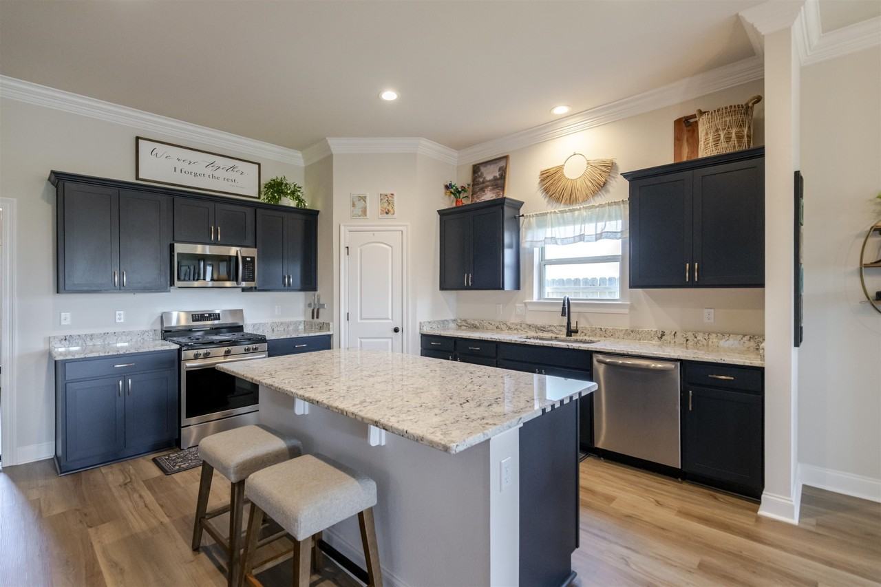 367 Spring Grove Loop - Photo 4 of 18