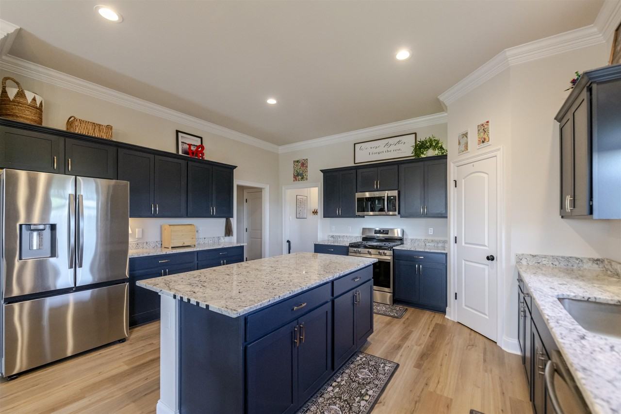 367 Spring Grove Loop - Photo 5 of 18