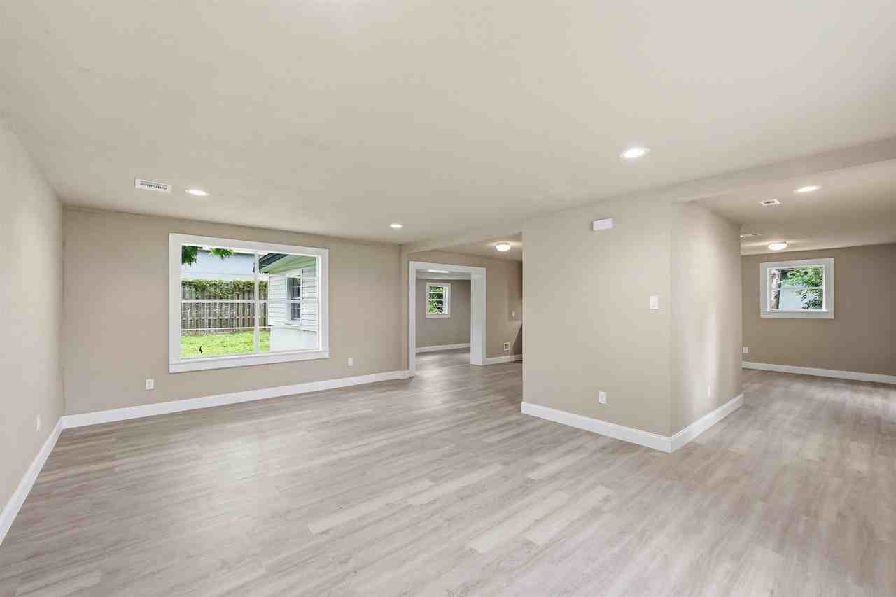 3930 Hartel St - Photo 4 of 23
