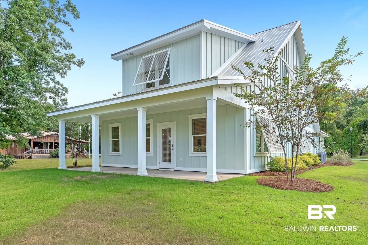 27085 Park Dr - Photo 3 of 50