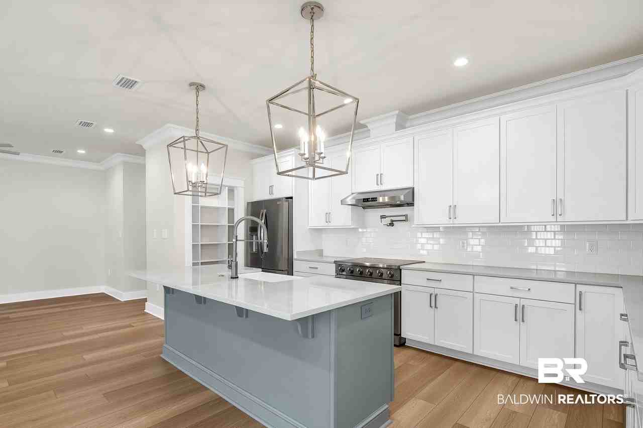 27085 Park Dr - Photo 7 of 50