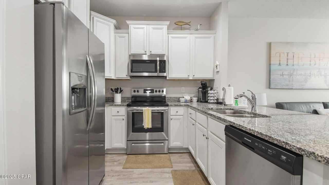 1875 Pointe Dr - Photo 7 of 34