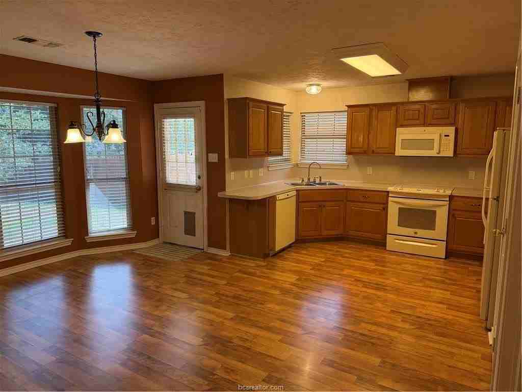 4802 Treadgold Ln - Photo 5 of 23