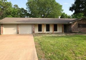 201 Brookside Dr W - Photo 1 of 1