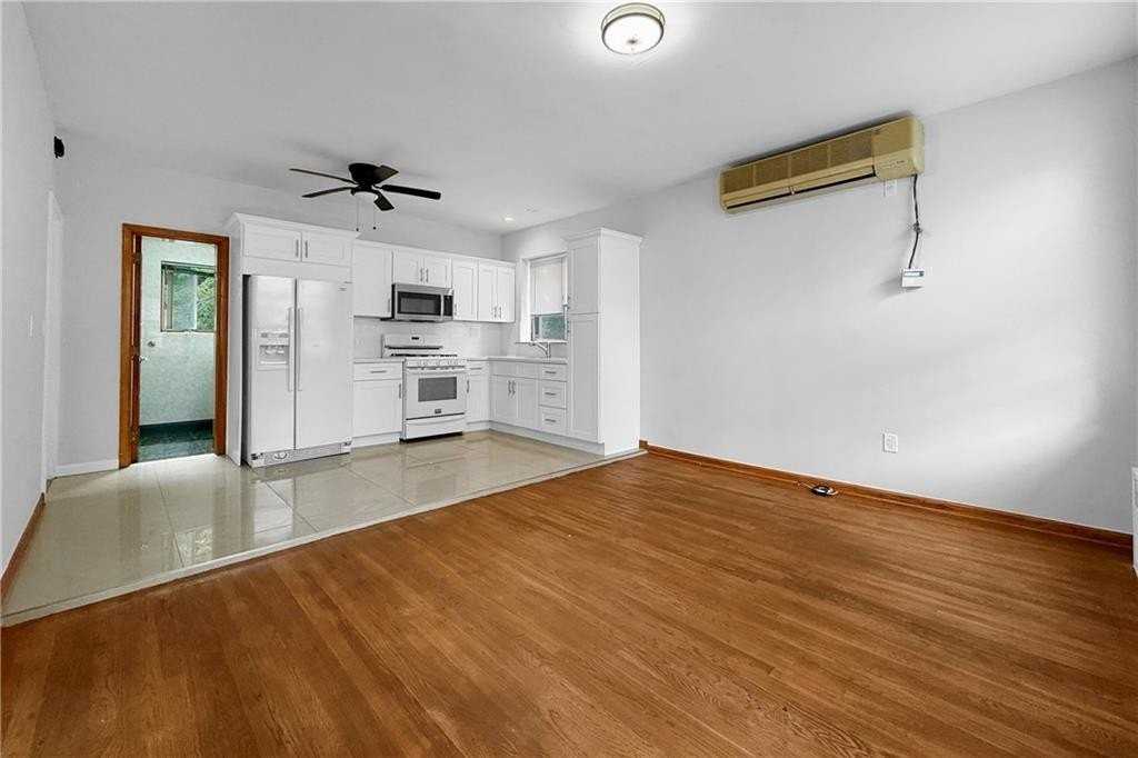 2166 E 18th St - Photo 3 of 19