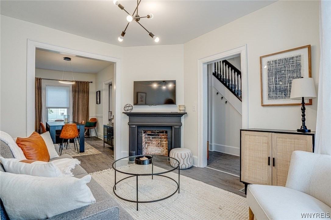 936 W Ferry St #N - Photo 3 of 14