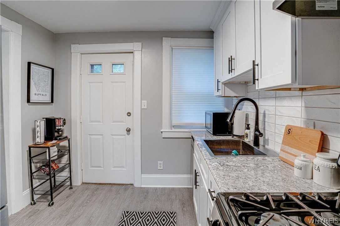 936 W Ferry St #N - Photo 6 of 14