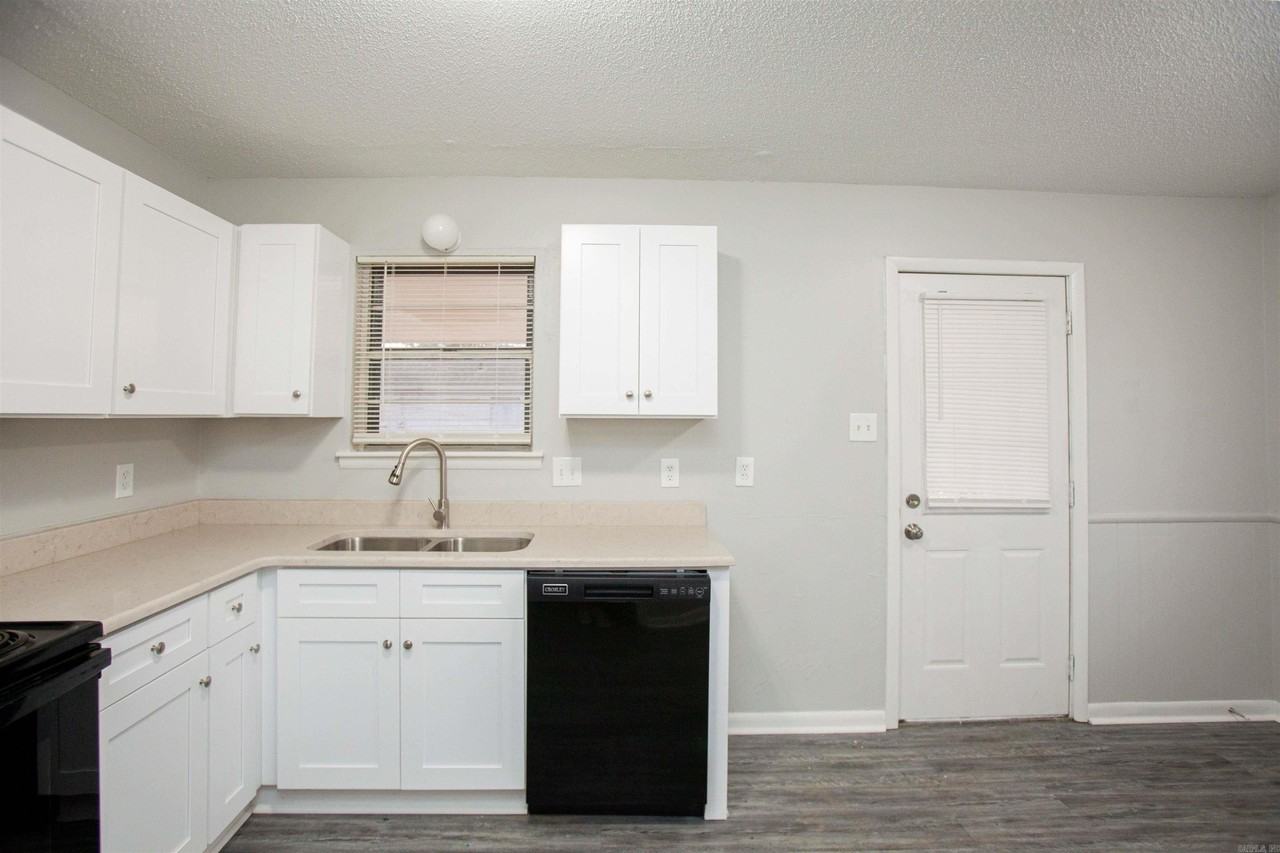 920 Healy St - Photo 7 of 19