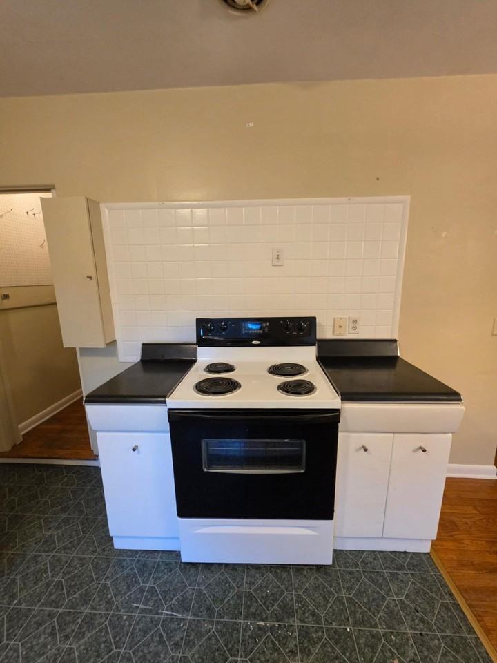 934 James Blvd - Photo 2 of 9