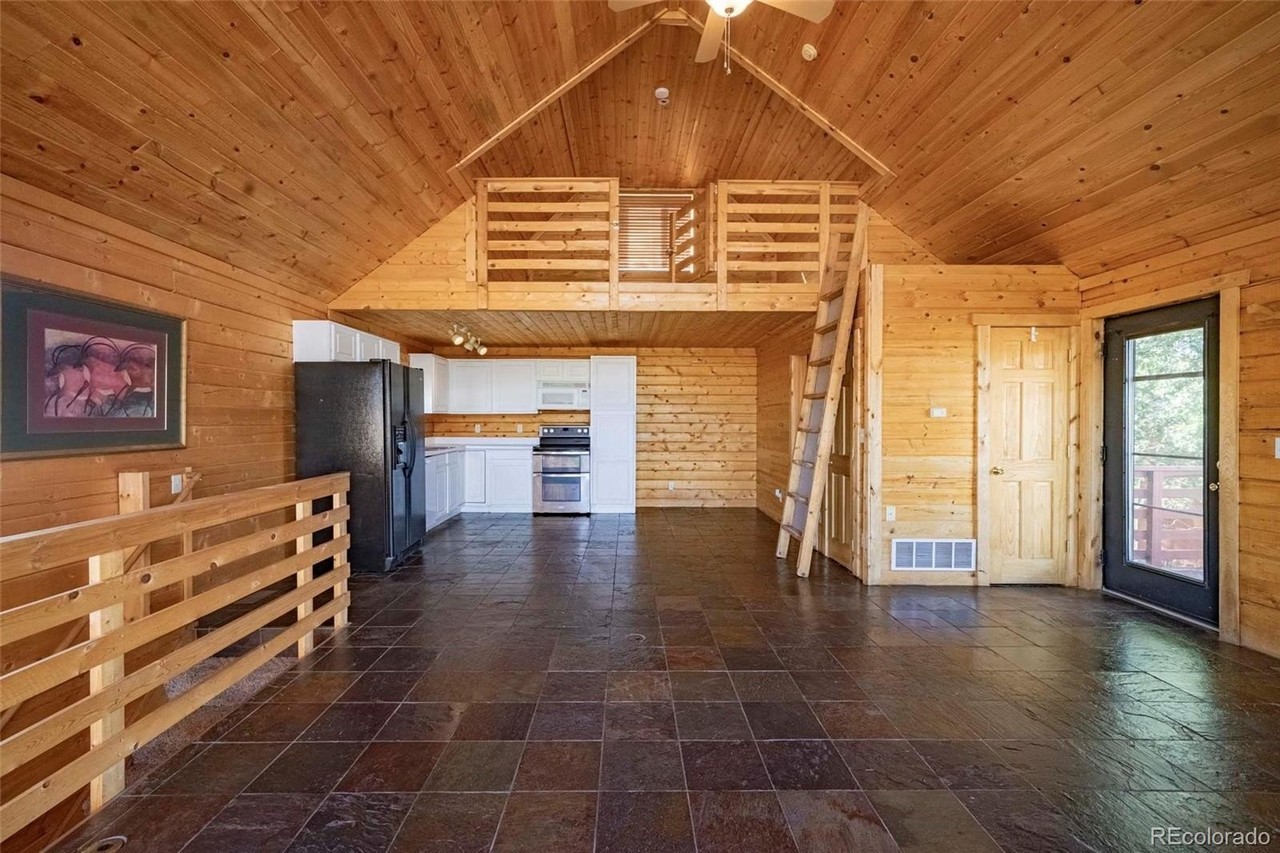 246 Mount Guyot Dr - Photo 5 of 13