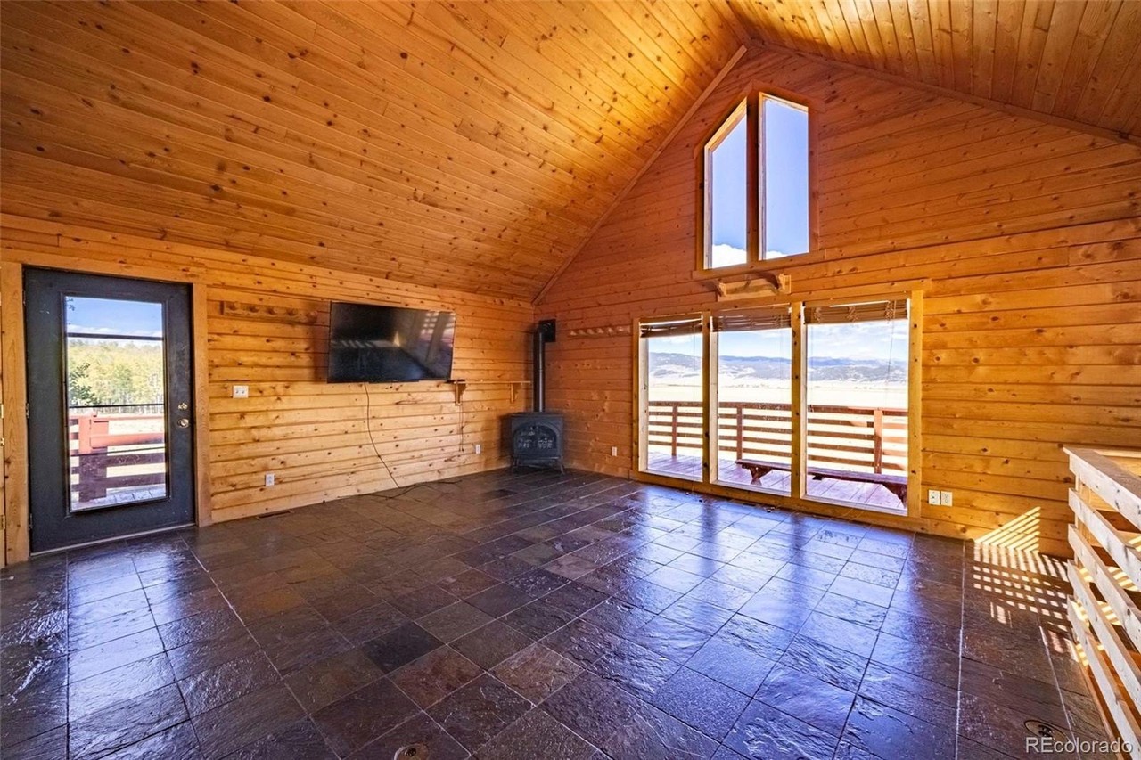 246 Mount Guyot Dr - Photo 6 of 13