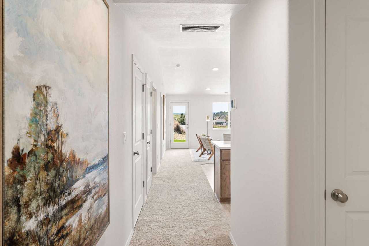 895 Se Starview Ave - Photo 5 of 32