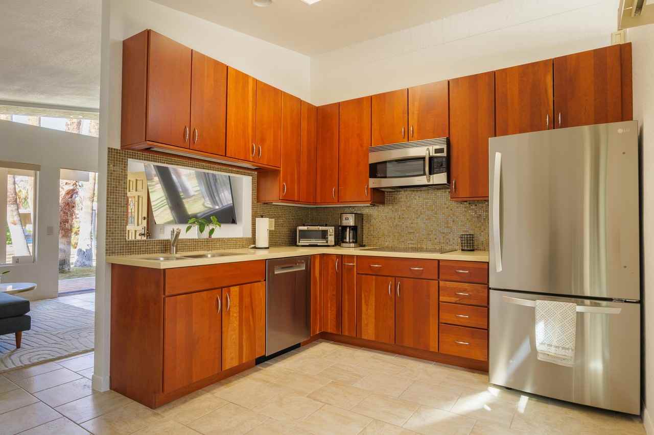 290 S San Jacinto Dr #8 - Photo 3 of 8