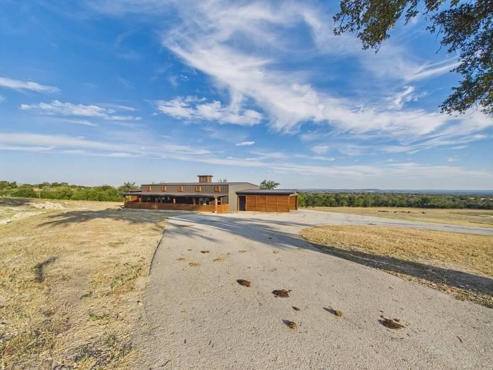 1016 Luckenbach Cain City Rd - Photo 3 of 25