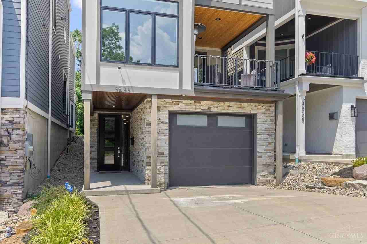 3572 Handman Ave - Photo 2 of 40