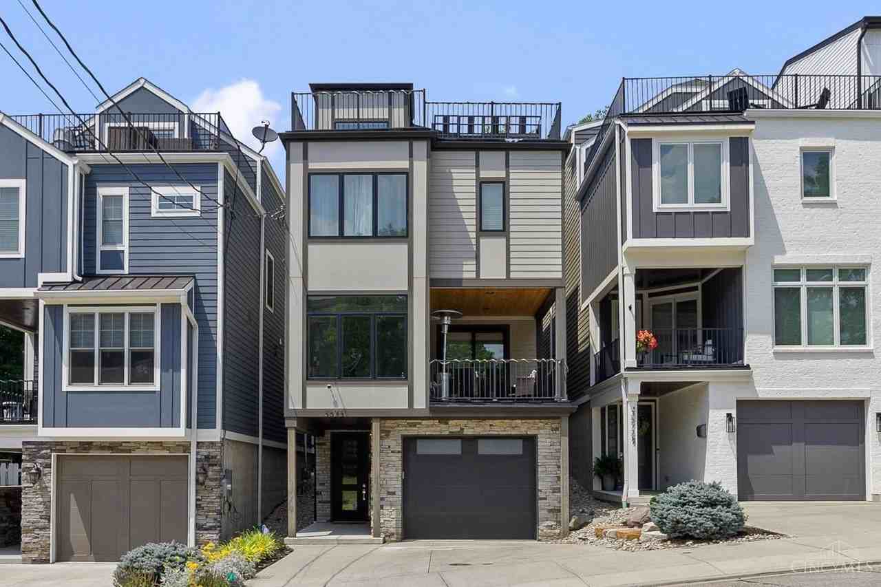 3572 Handman Ave - Photo 3 of 40