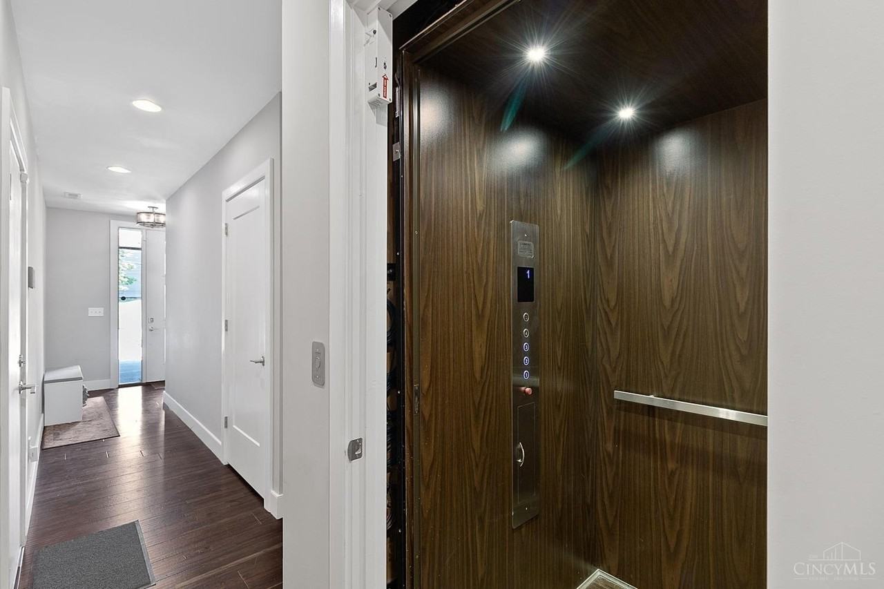 3572 Handman Ave - Photo 6 of 40