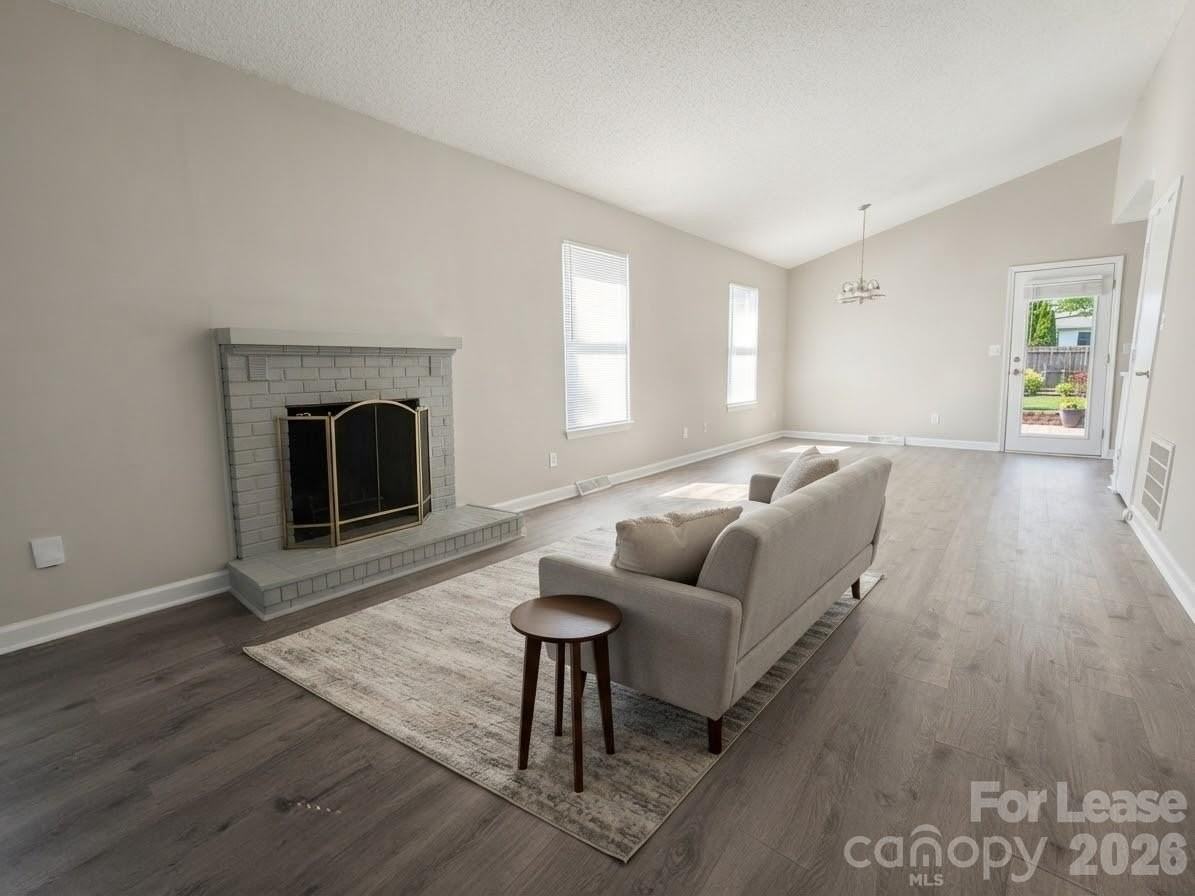 708 Langtree Rd - Photo 2 of 9