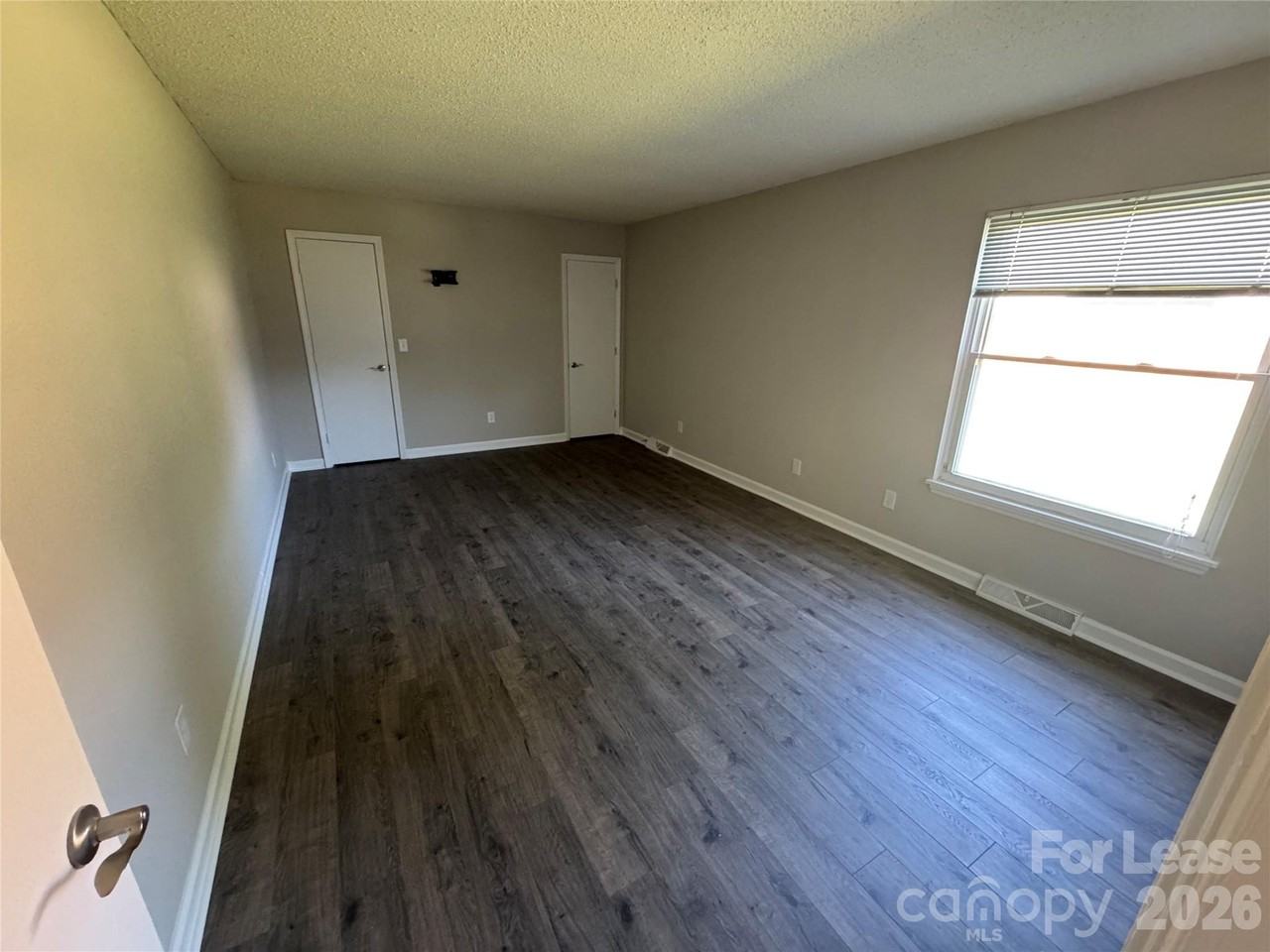 708 Langtree Rd - Photo 4 of 9