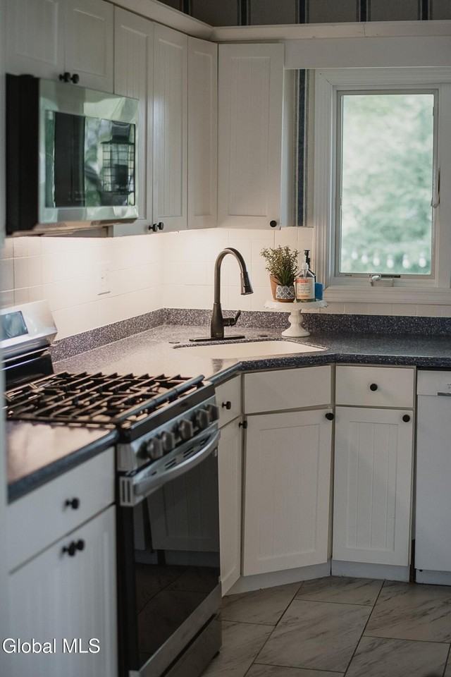 12 Vanderbilt Ave - Photo 3 of 15