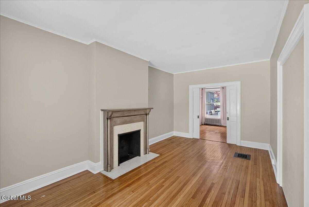 69 S Lake Ave - Photo 6 of 15