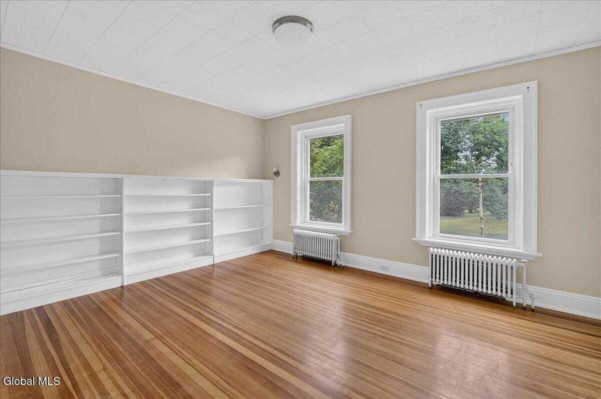69 S Lake Ave - Photo 6 of 19