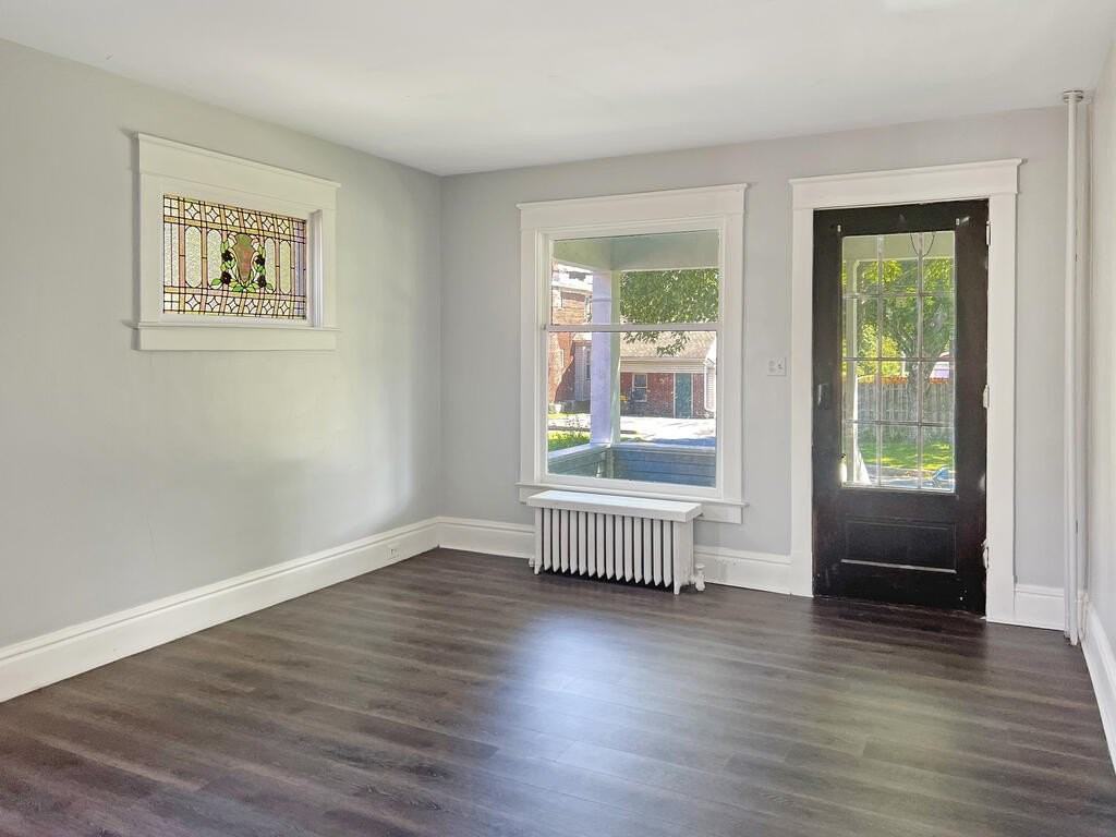 1018 Bucknell Ave - Photo 4 of 26