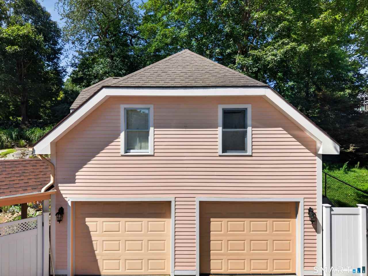 427 Noank Rd - Photo 3 of 23