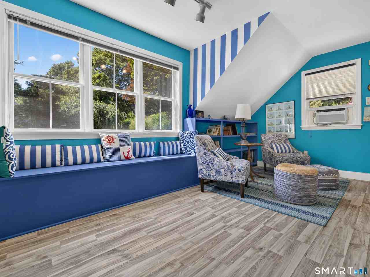 427 Noank Rd - Photo 7 of 23