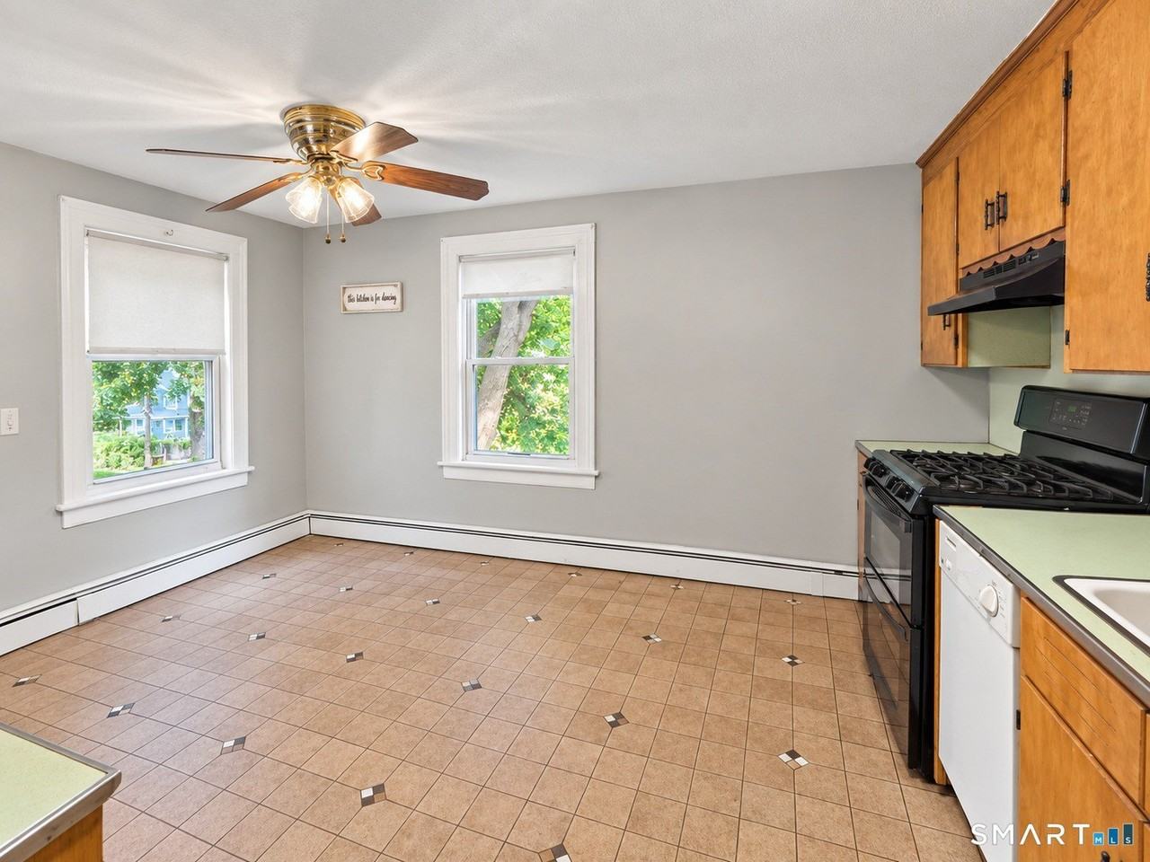 30 Smith St - Photo 3 of 12