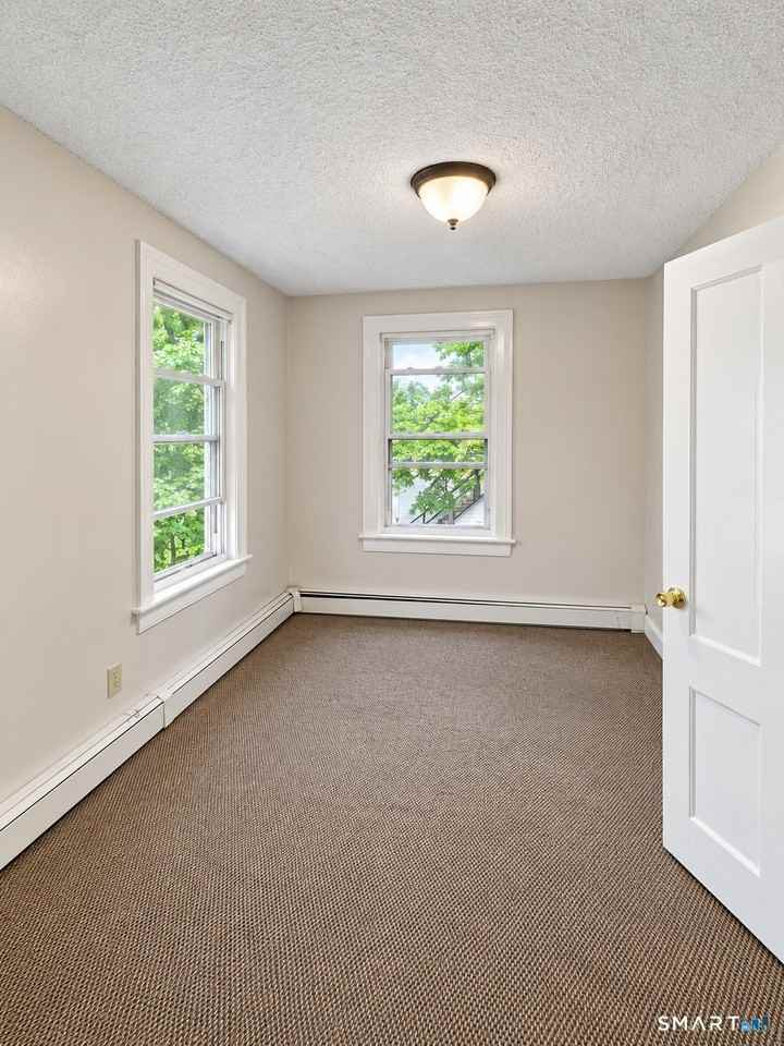 30 Smith St - Photo 7 of 12