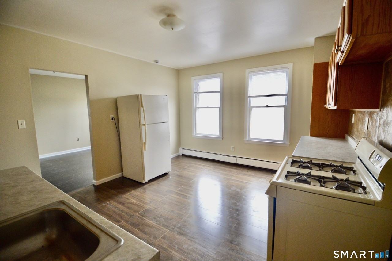 2343 Barnum Ave #B - Photo 3 of 16