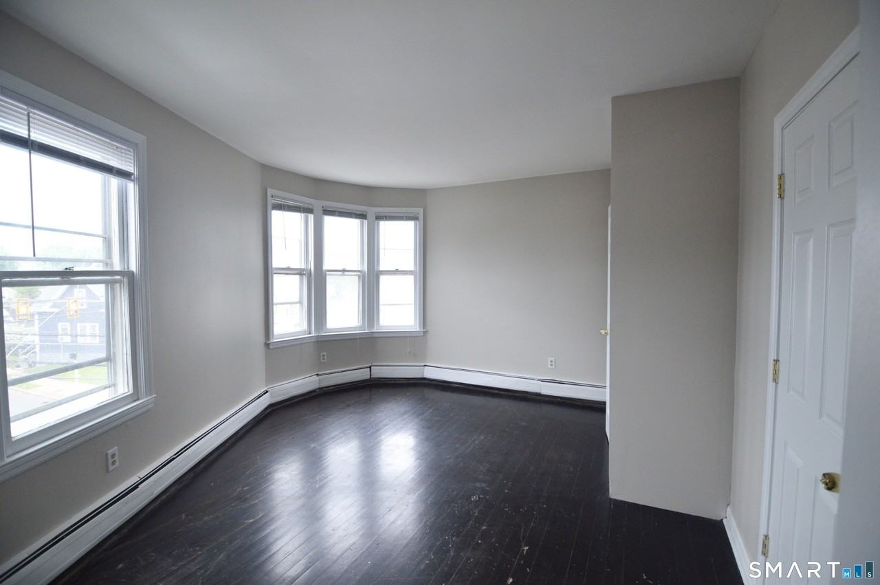 2343 Barnum Ave #B - Photo 4 of 16