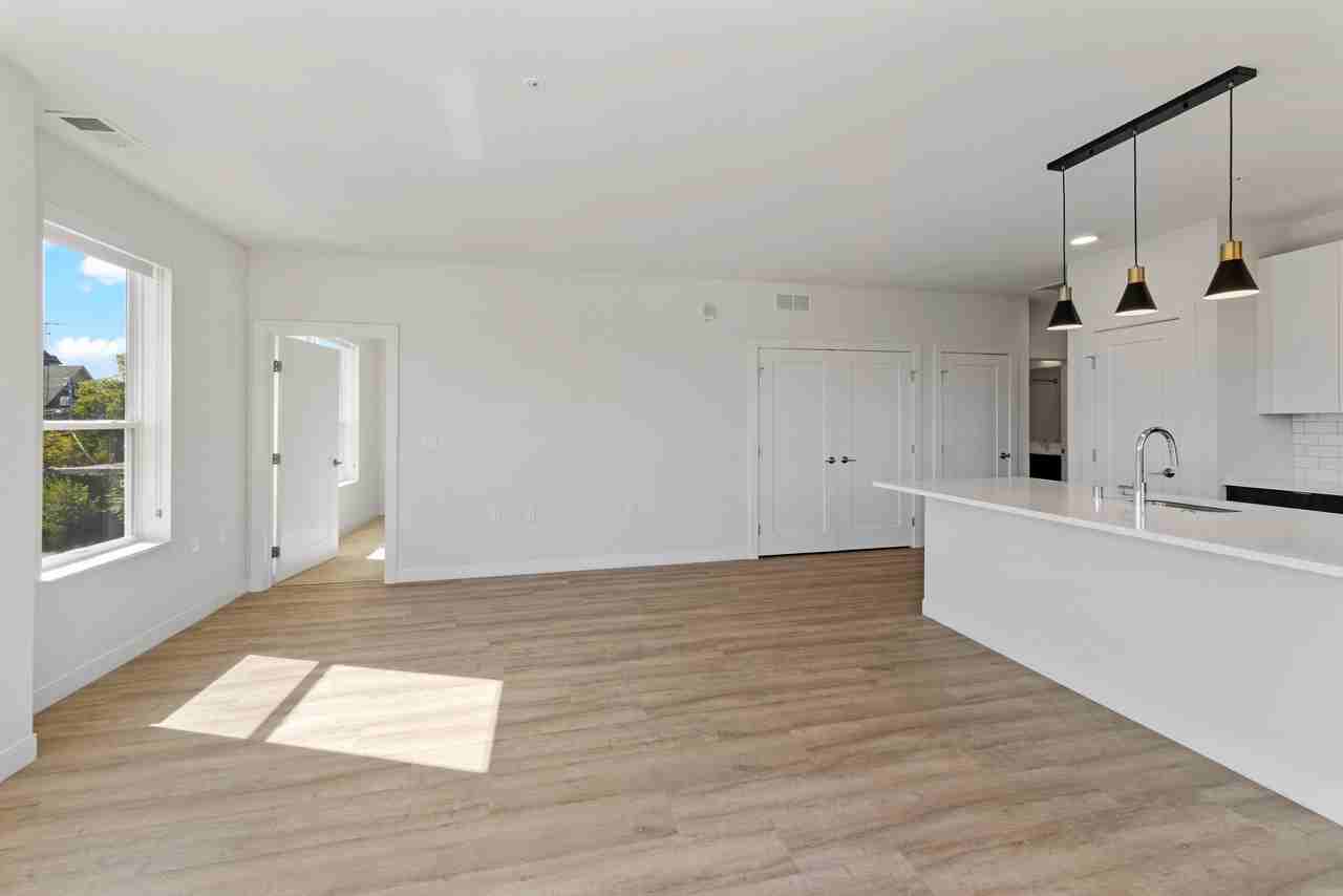 5945 6th Ave #415 - Photo 3 of 15