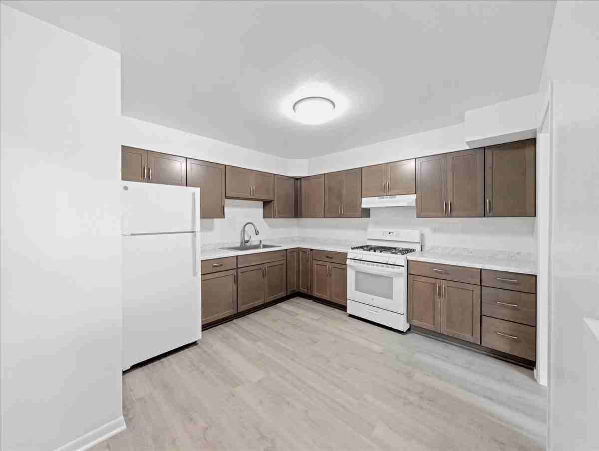 600 Mckinley Ave #306 - Photo 2 of 17