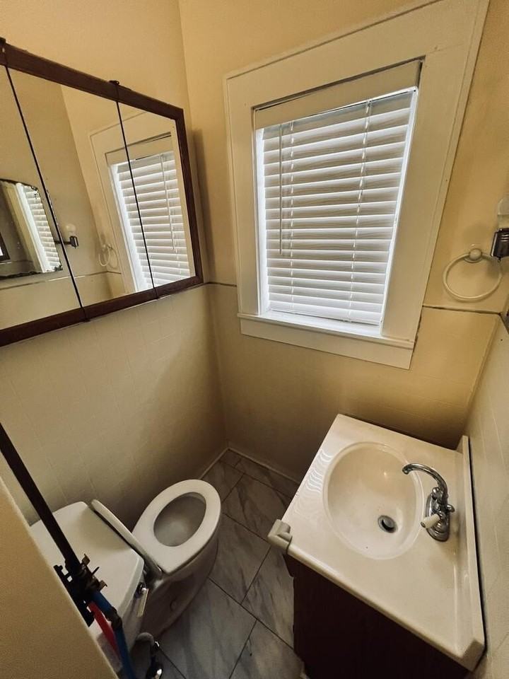 832 W King St - Photo 4 of 14