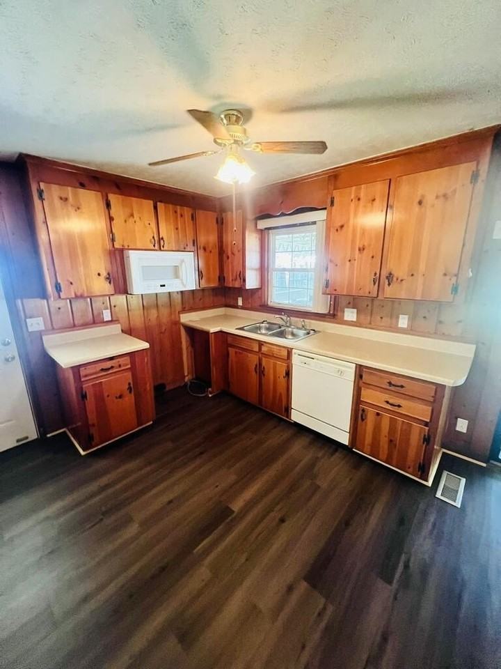 801 Florence St - Photo 3 of 9