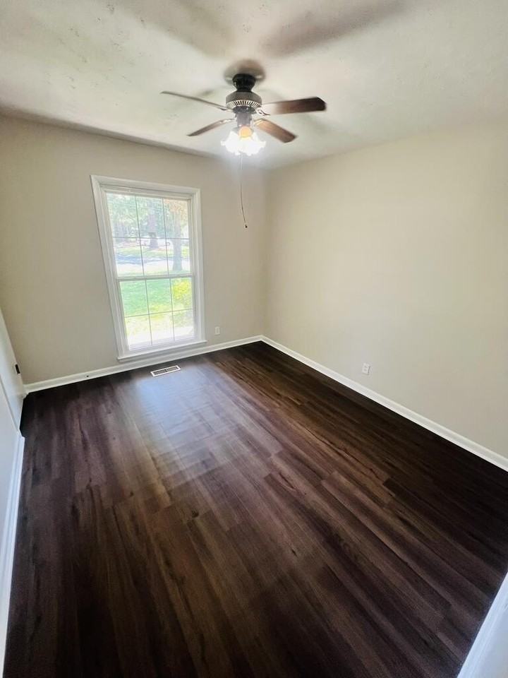 801 Florence St - Photo 6 of 9