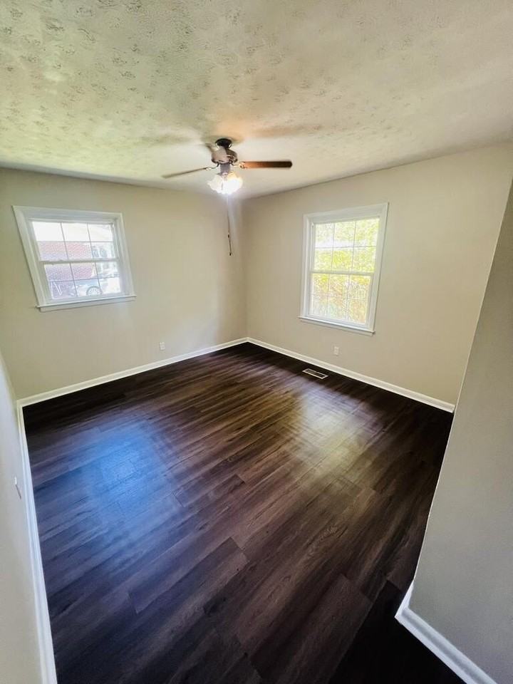 801 Florence St - Photo 7 of 9