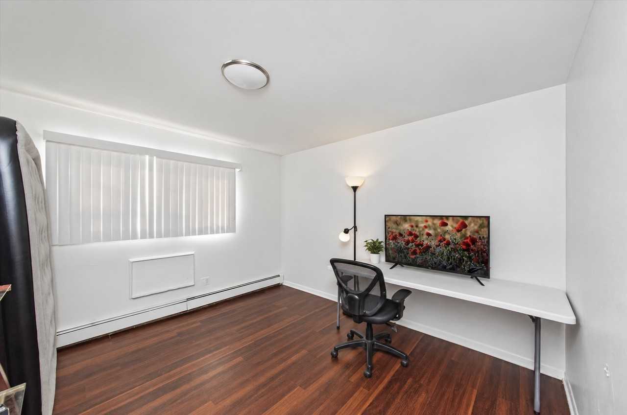 700 Mckinley Ave #303 - Photo 4 of 14