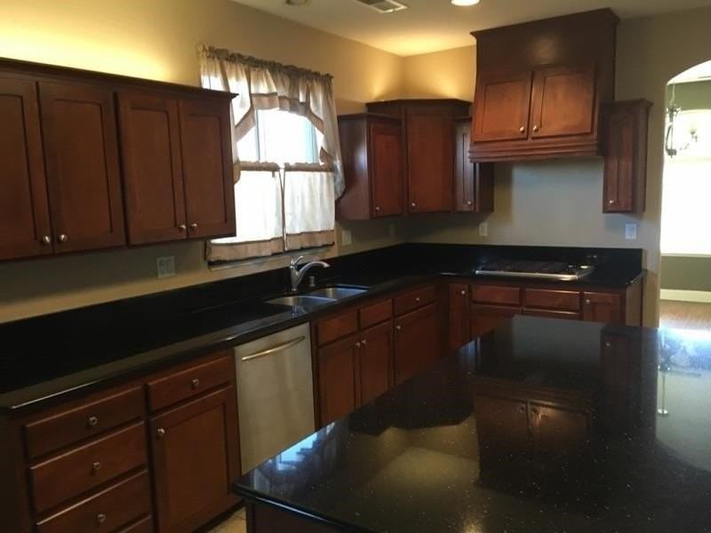 5771 N Torrey Pines Ave - Photo 2 of 10