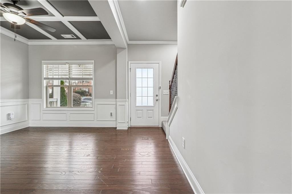 659 Lynnfield Dr - Photo 3 of 26