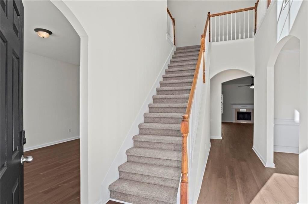 221 Cutbank Ct Sw - Photo 2 of 31