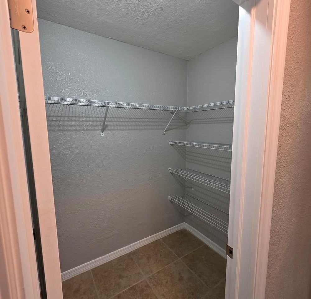 112 S Highland Ave #112 - Photo 2 of 27