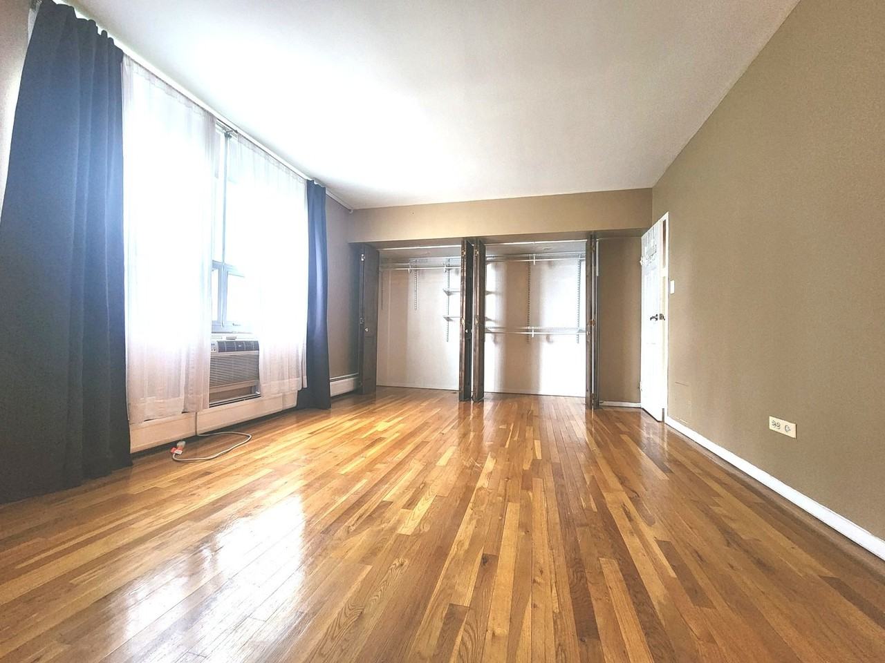 9009 Golf Rd #2G - Photo 4 of 18
