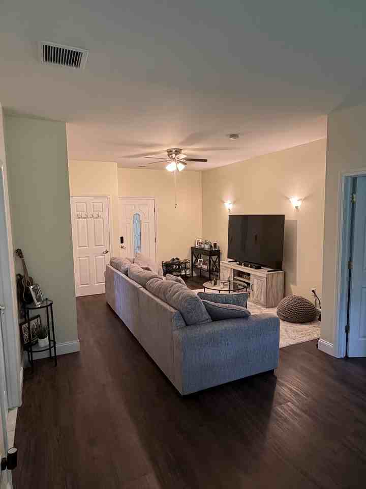 4 Lake Dr #B - Photo 3 of 10