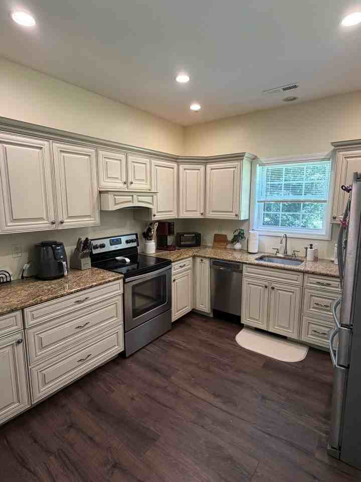 4 Lake Dr #B - Photo 5 of 10