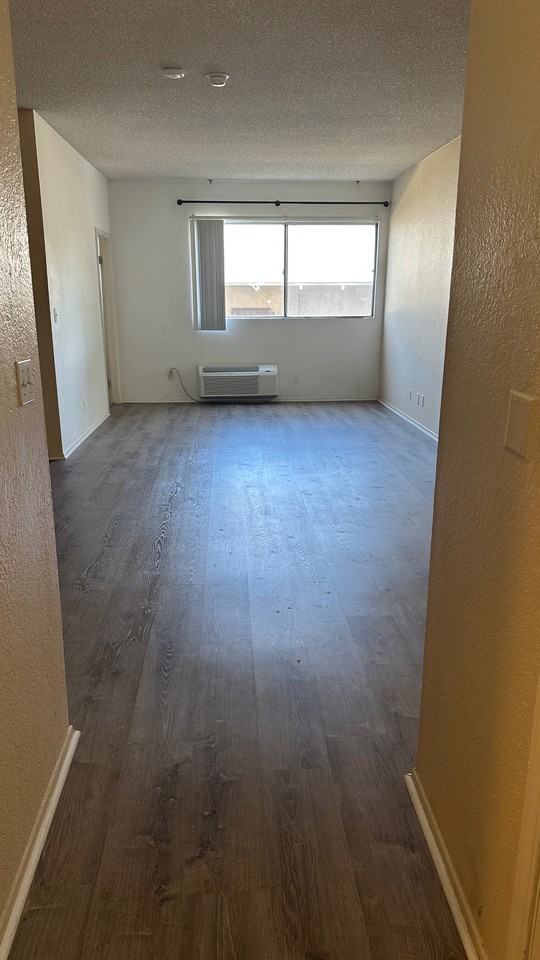 1245 N Cherokee Ave #4